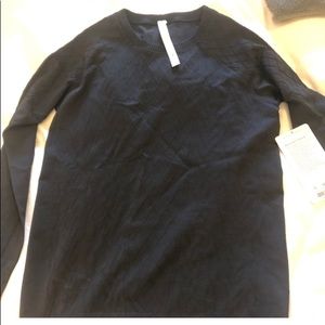 Lulu pullover top with finger holes